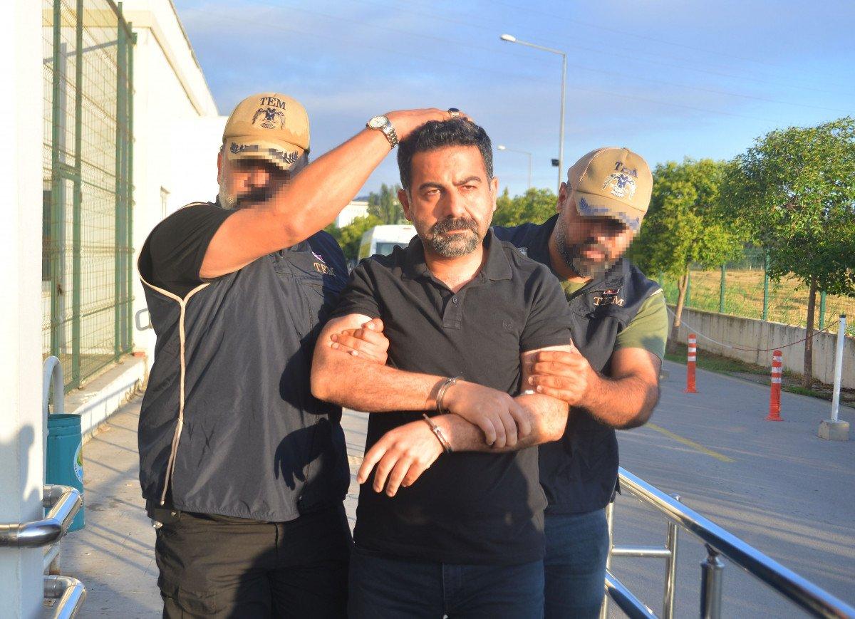 Seyhan belediye başkan yardımcısının, terörist yakınlarını belediyeye aldırdığı belirtildi