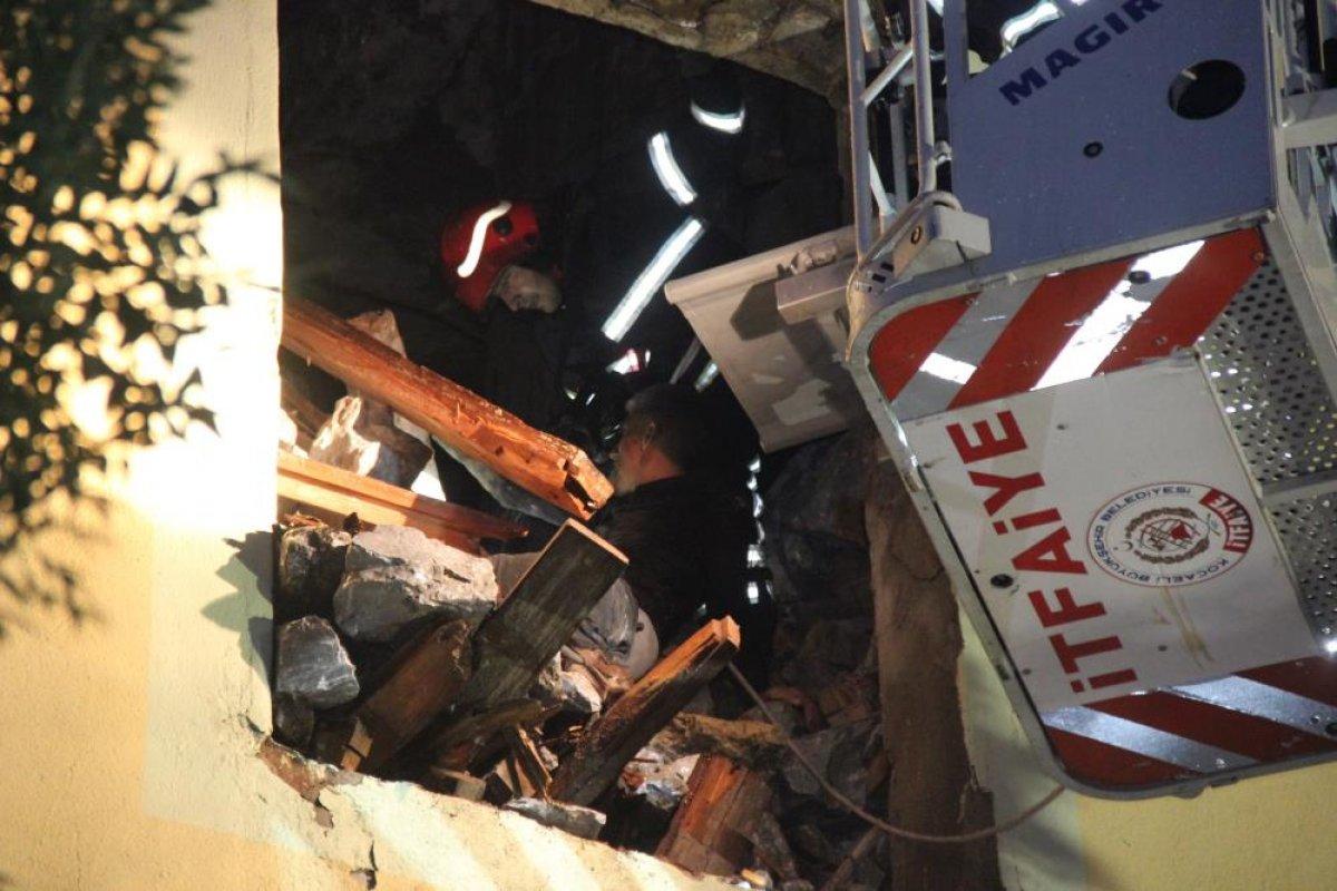 Kocaeli'de şaşırtan olay: 100 metrelik kuleye çıkıp mahsur kaldılar