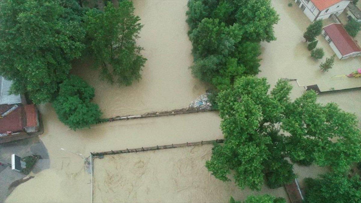 Bartın'da taşkın nedeniyle tarihi Kemerköprü su altında kaldı