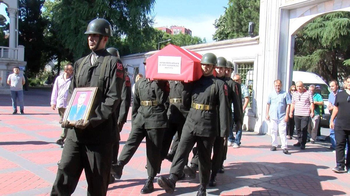 Beşiktaş’ta emekli astsubay olan taksici faciayı önledi