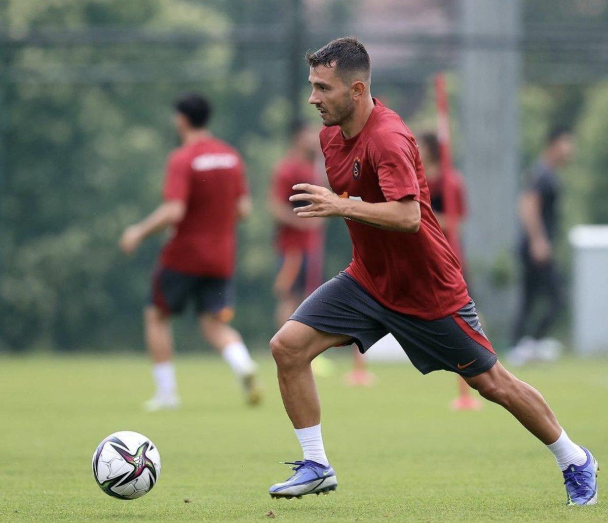 Okan Buruk, kimlerin biletini kesti?