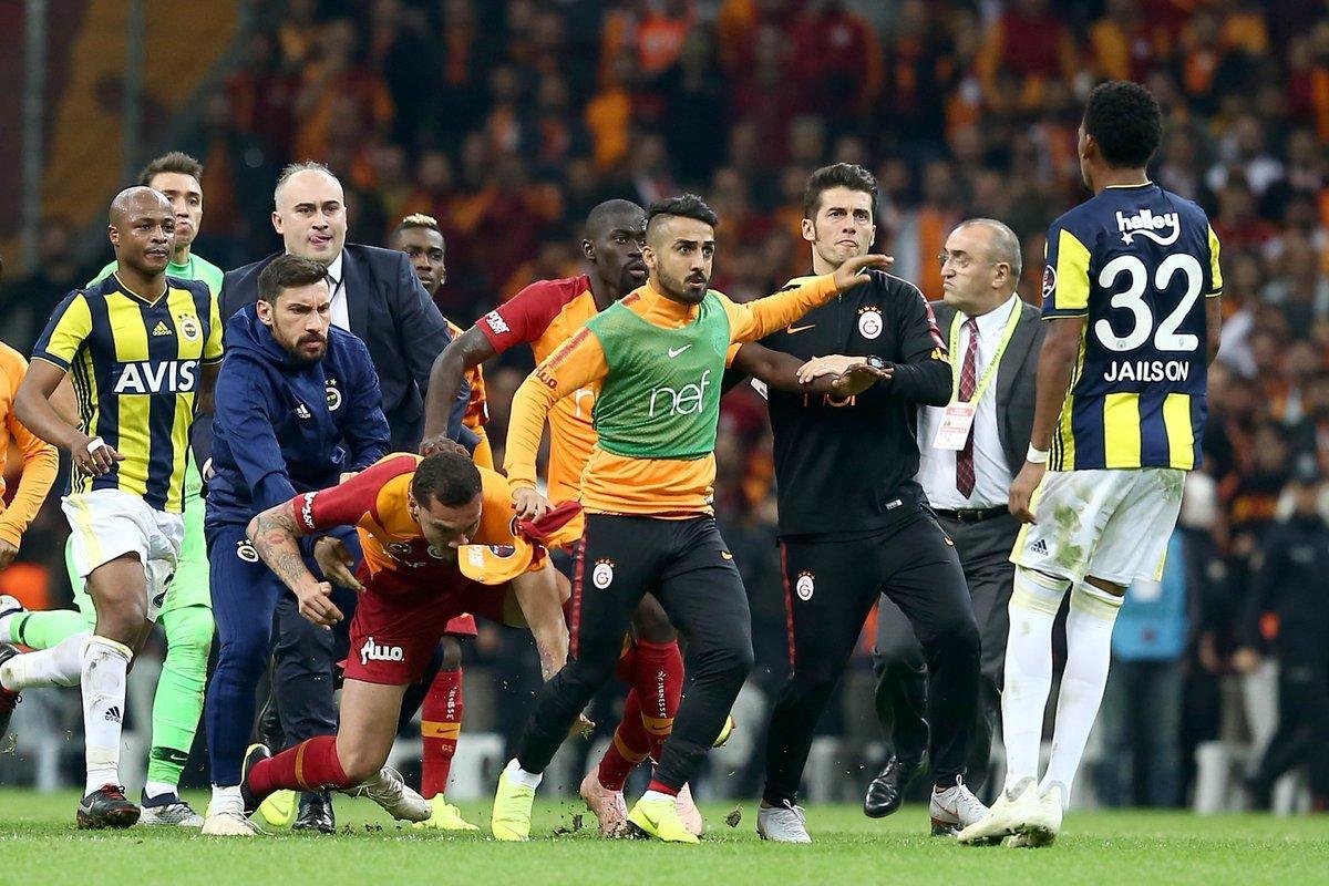Muğdat Çelik 32 yaşında futbolu bıraktı