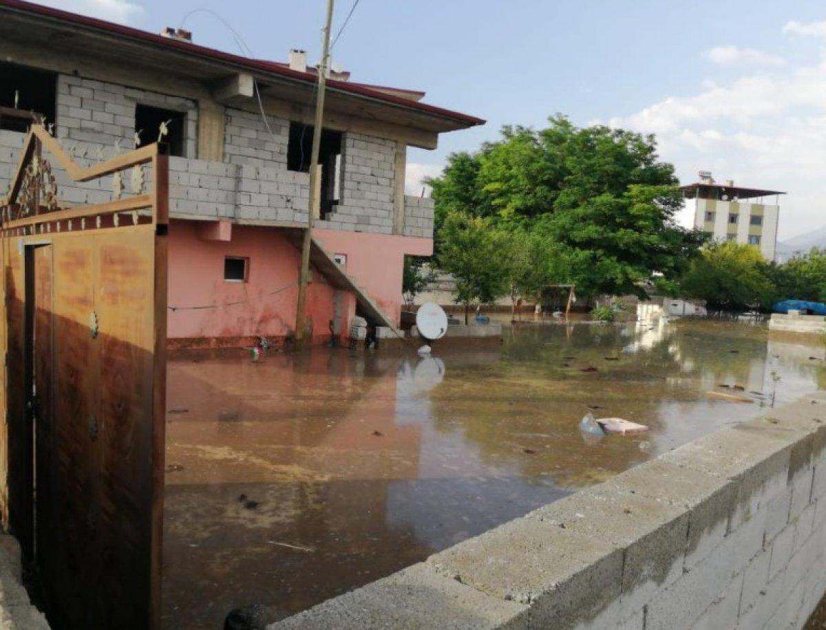 Ağrı ve Iğdır'da sağanak sonrası sel