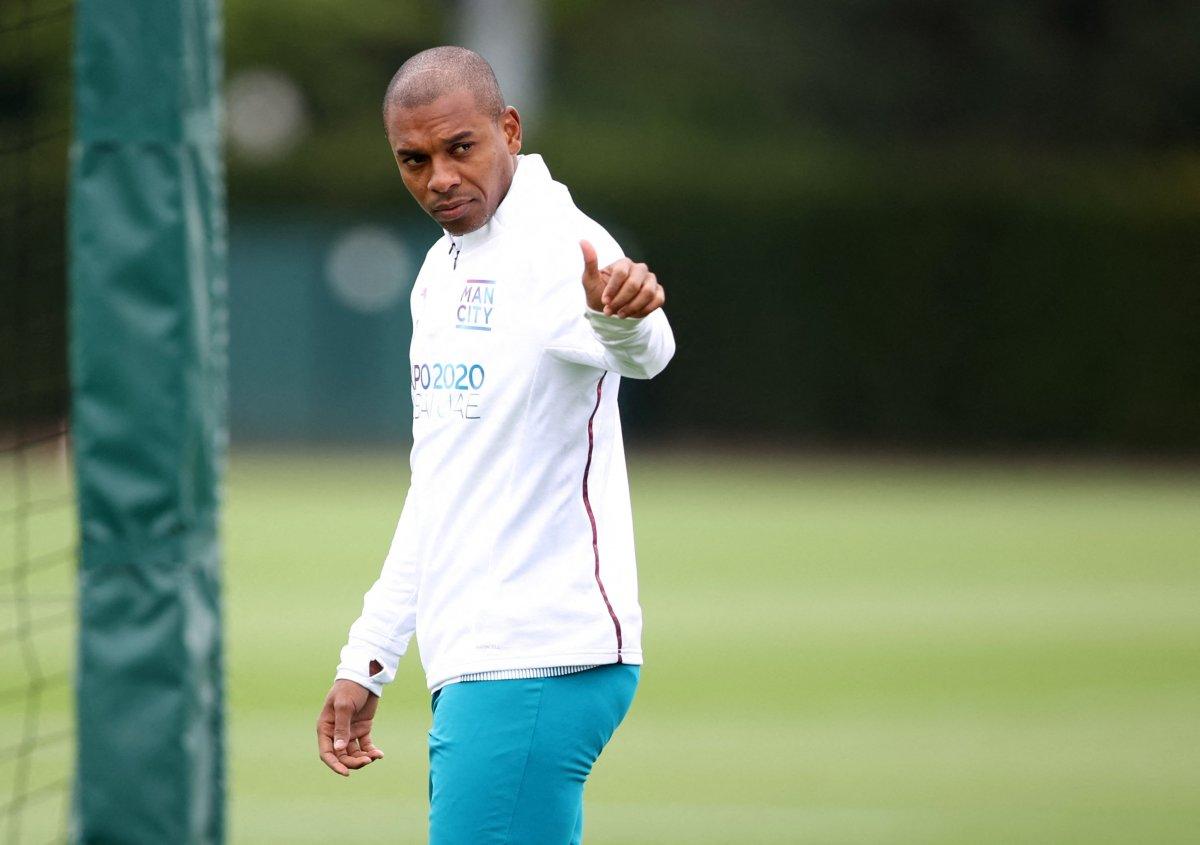 City'den ayrılan Fernandinho Brezilya'ya döndü