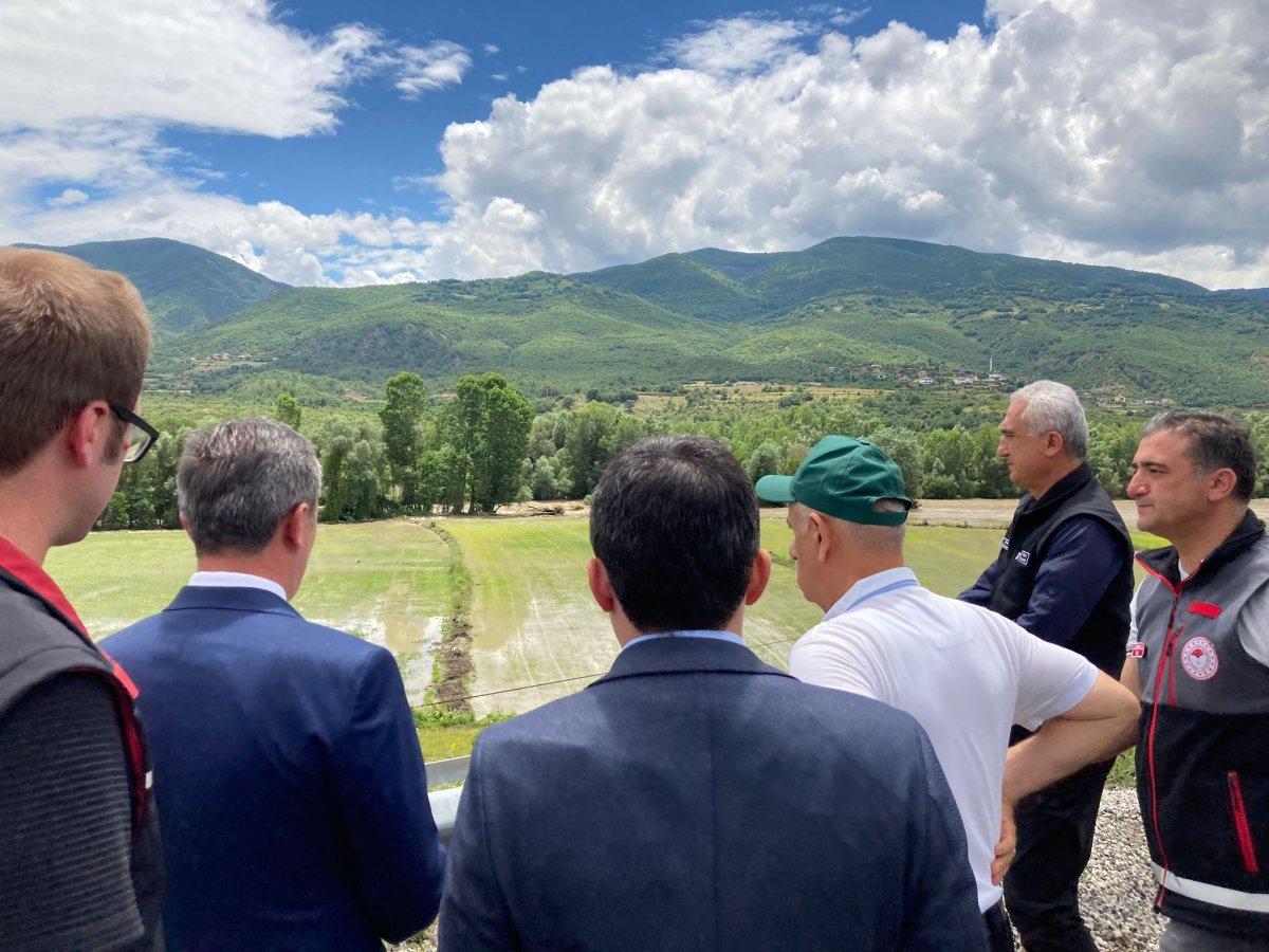 Vahit Kirişci, Kastamonu'da sel sonrası tarım arazilerini inceledi