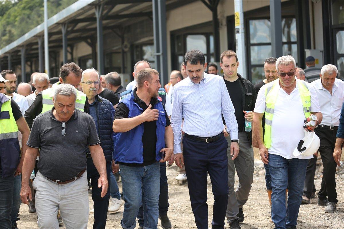 Murat Kurum, Kastamonu'da selden etkilenen 3 ilçede incelemelerde bulundu