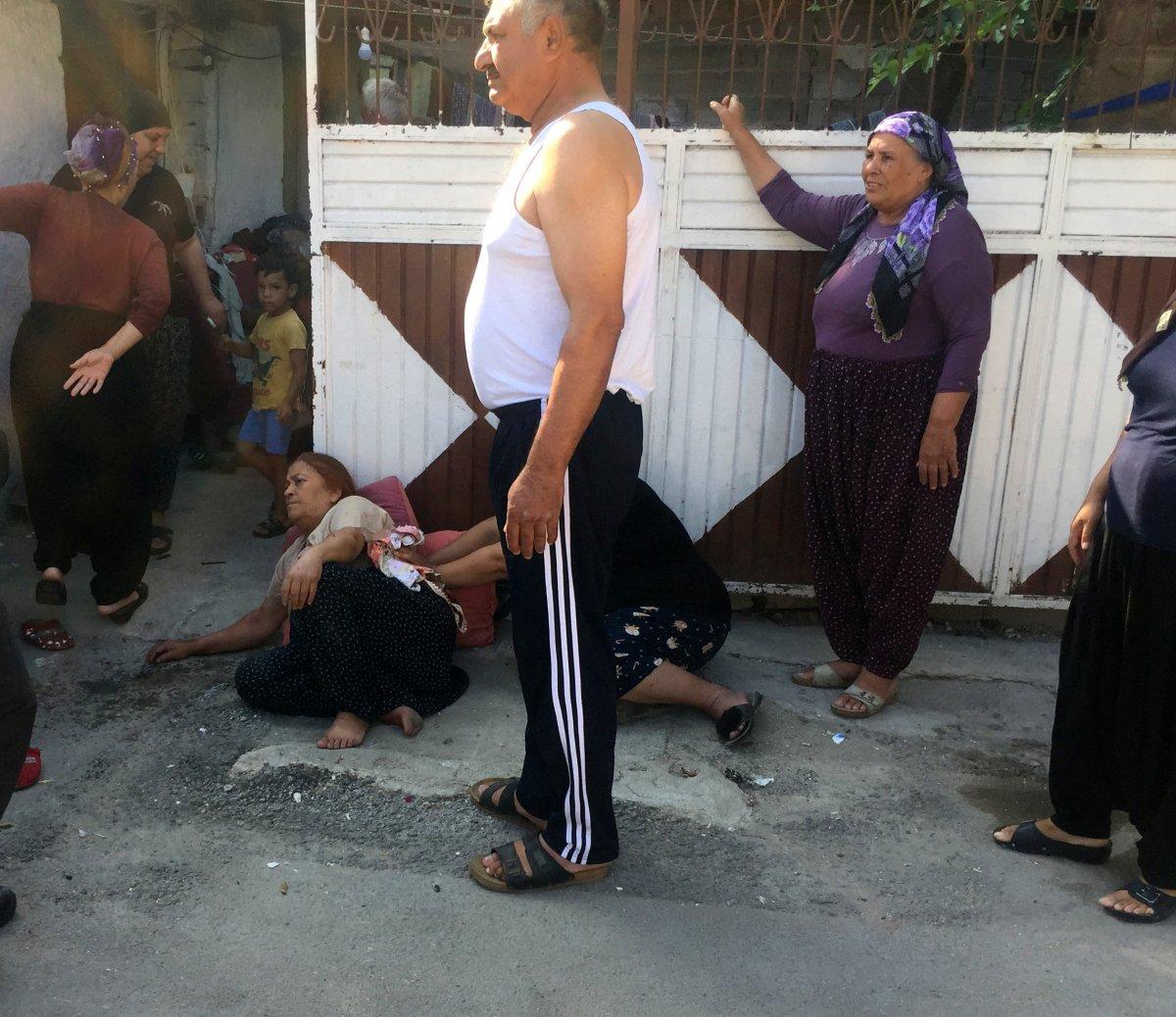 Adana'da uyuşturucu bağımlısı, akrabalarını darbetti