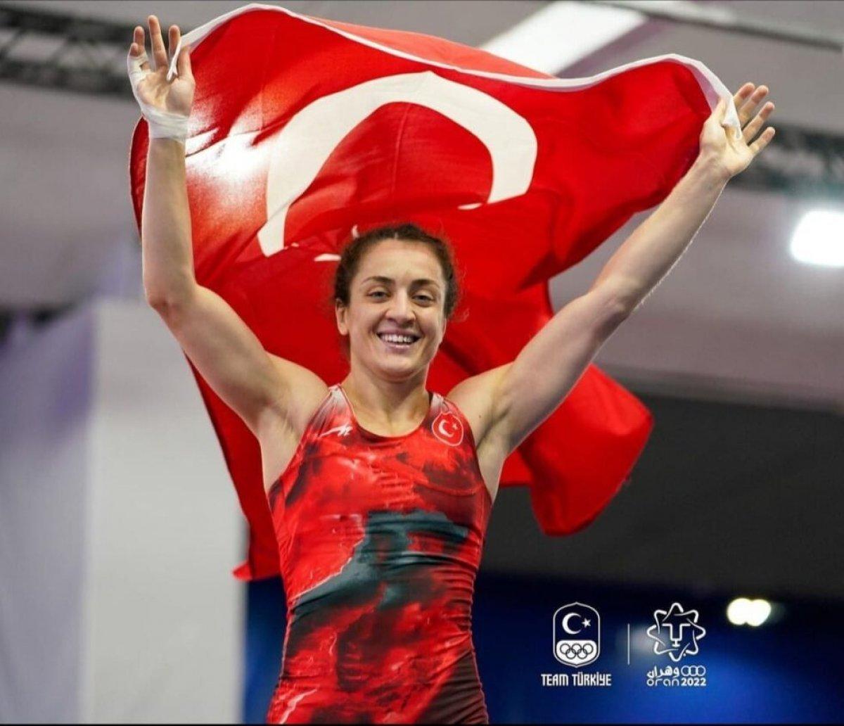 Evin Demirhan Yavuz ve Bedia Gün'den Akdeniz Oyunları'nda altın madalya