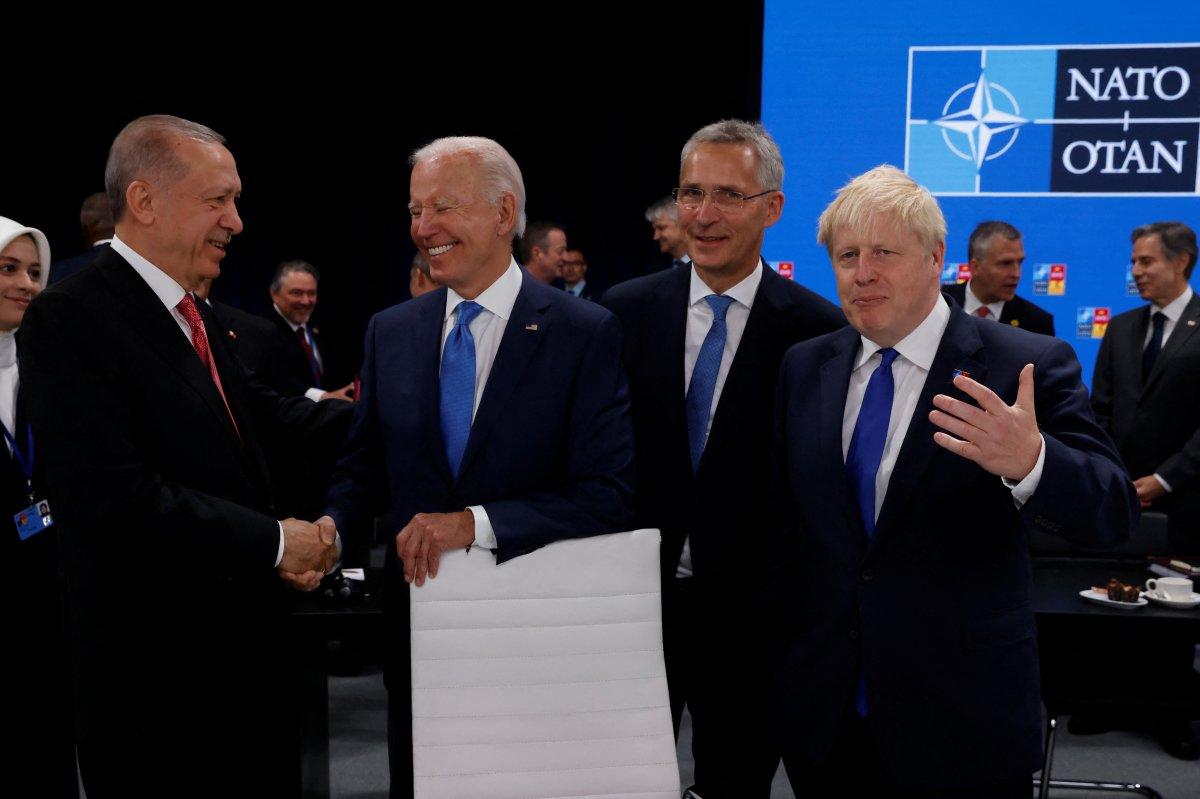 NATO Liderler Zirvesi'nden samimi kareler
