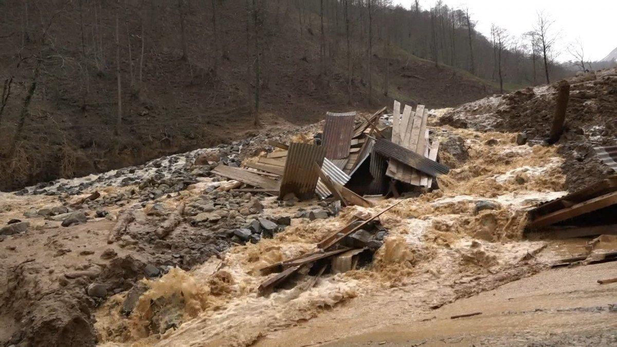 Trabzon'da heyelan tehlikesi: 168 okul, 193 cami çok riskli alanda