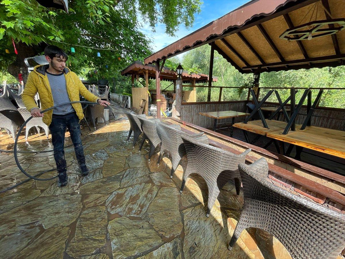 Bartın'da sel sonrası temizlik çalışmaları başladı