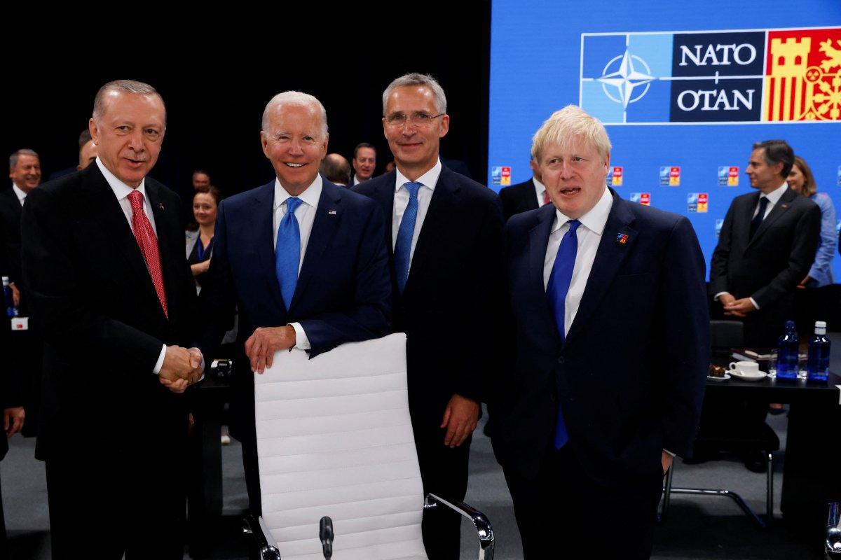 NATO Liderler Zirvesi'nden samimi kareler