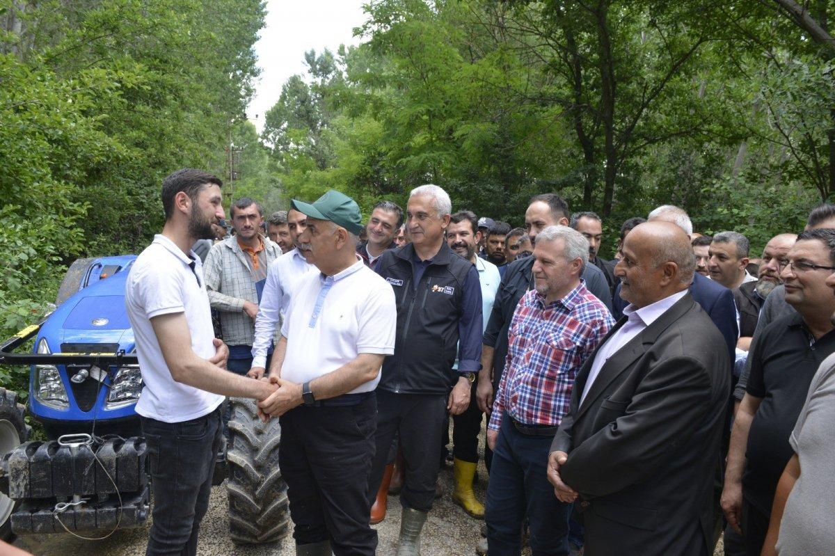 Vahit Kirişci, Kastamonu'da sel sonrası tarım arazilerini inceledi