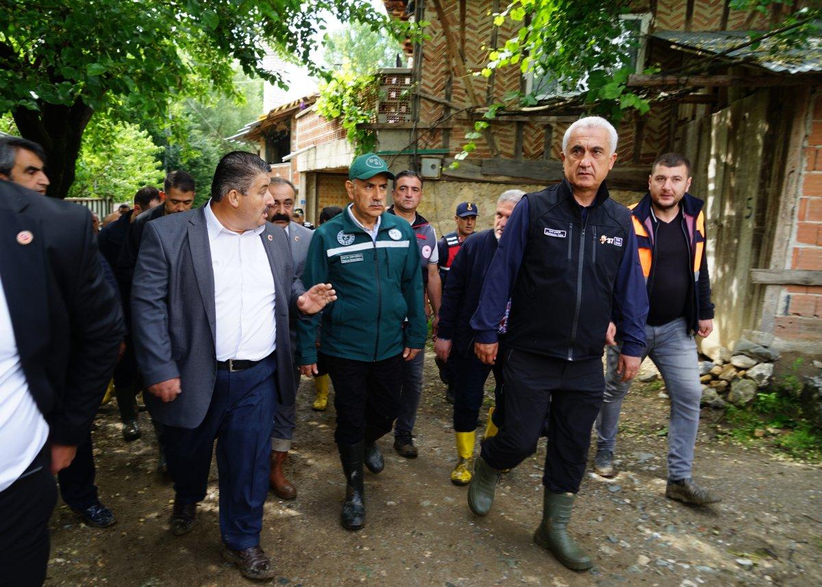 Vahit Kirişci, Kastamonu'da sel sonrası tarım arazilerini inceledi