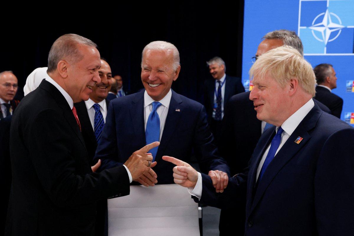 NATO Liderler Zirvesi'nden samimi kareler