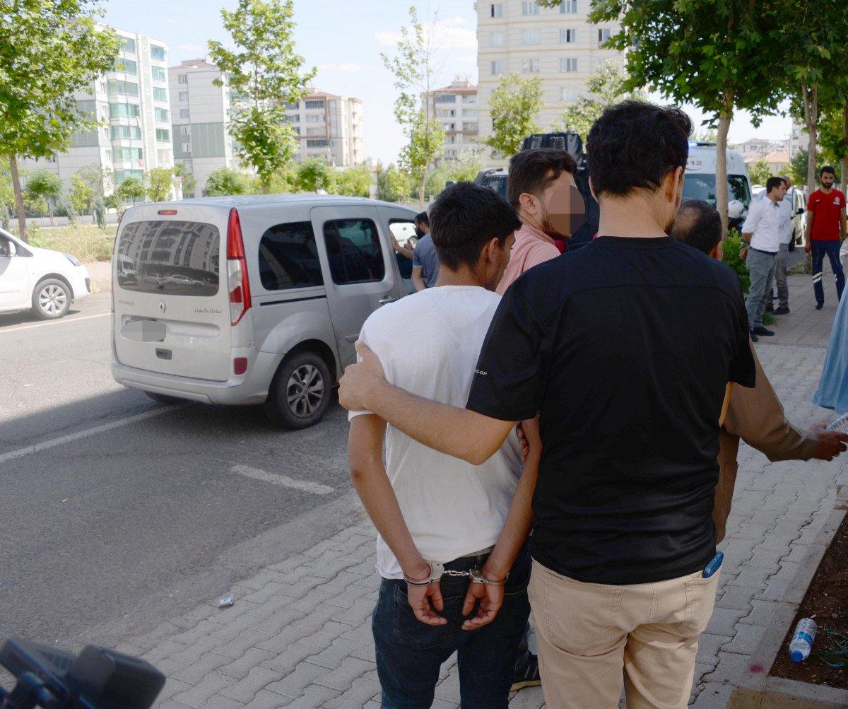 Diyarbakır'da, akraba aileler arasında silahlı satırlı kavga