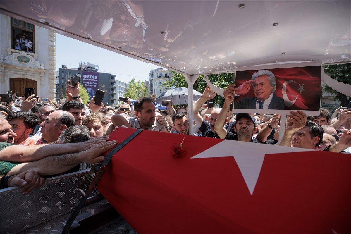 Cüneyt Arkın'a veda