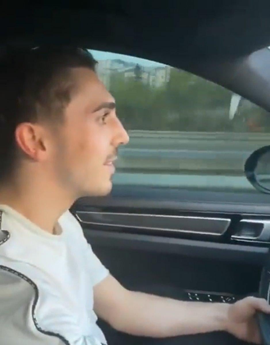 Abdülkadir Ömür, trafikte makas attı