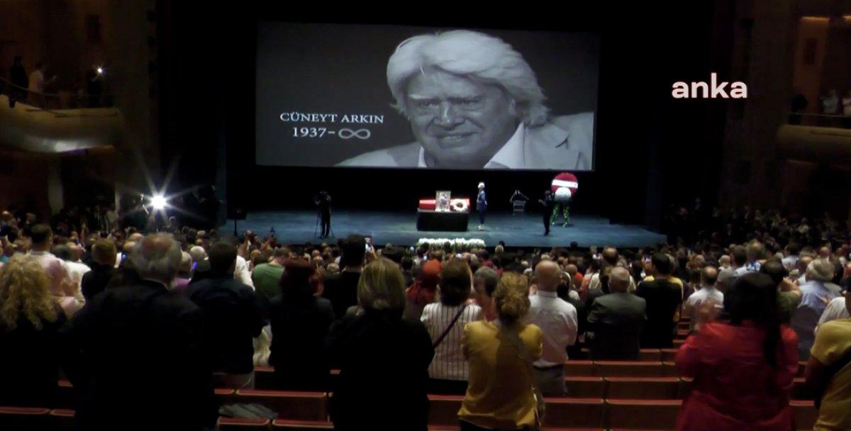 Cüneyt Arkın'a veda