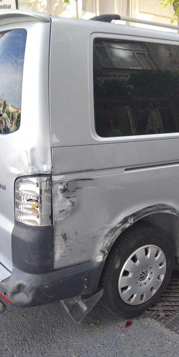 Küçükçekmece'de minibüsün freni boşaldı, çocuk kıl payı kurtuldu