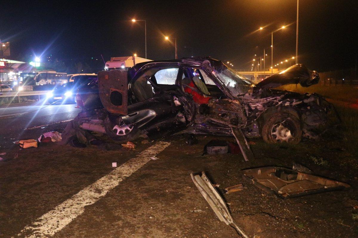 Bolu'da araç bariyerleri parçaladı: 2 ölü, 2 yaralı