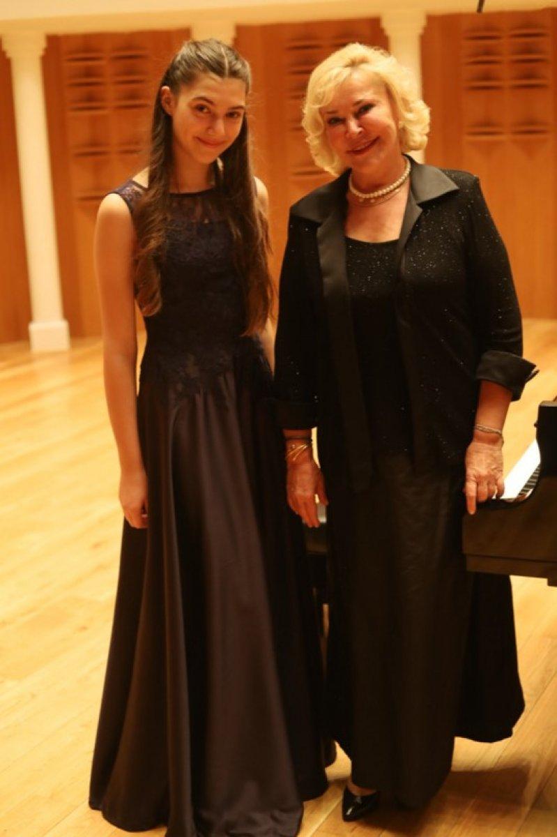 Piyanist İlyun Bürkev, Avusturya’nın iki önemli müzik okulunu kazandı