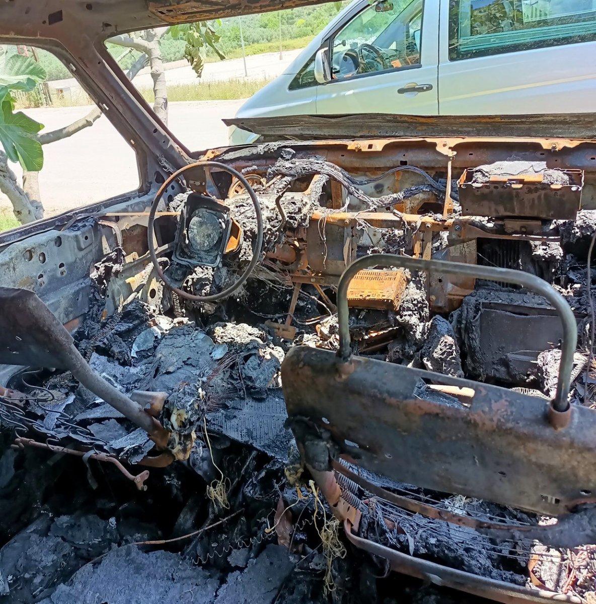 Bursa'da Yasin-i Şerif, küle dönen araçtan sağlam çıktı