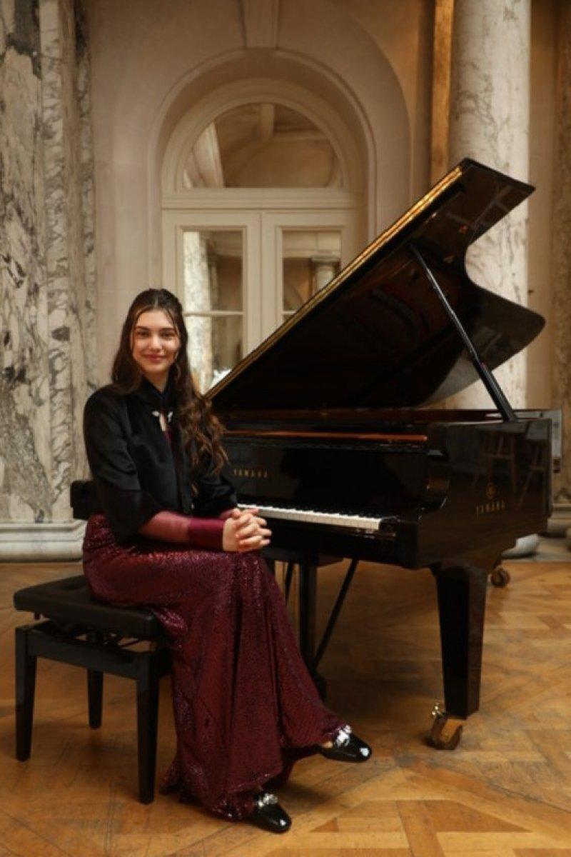 Piyanist İlyun Bürkev, Avusturya’nın iki önemli müzik okulunu kazandı