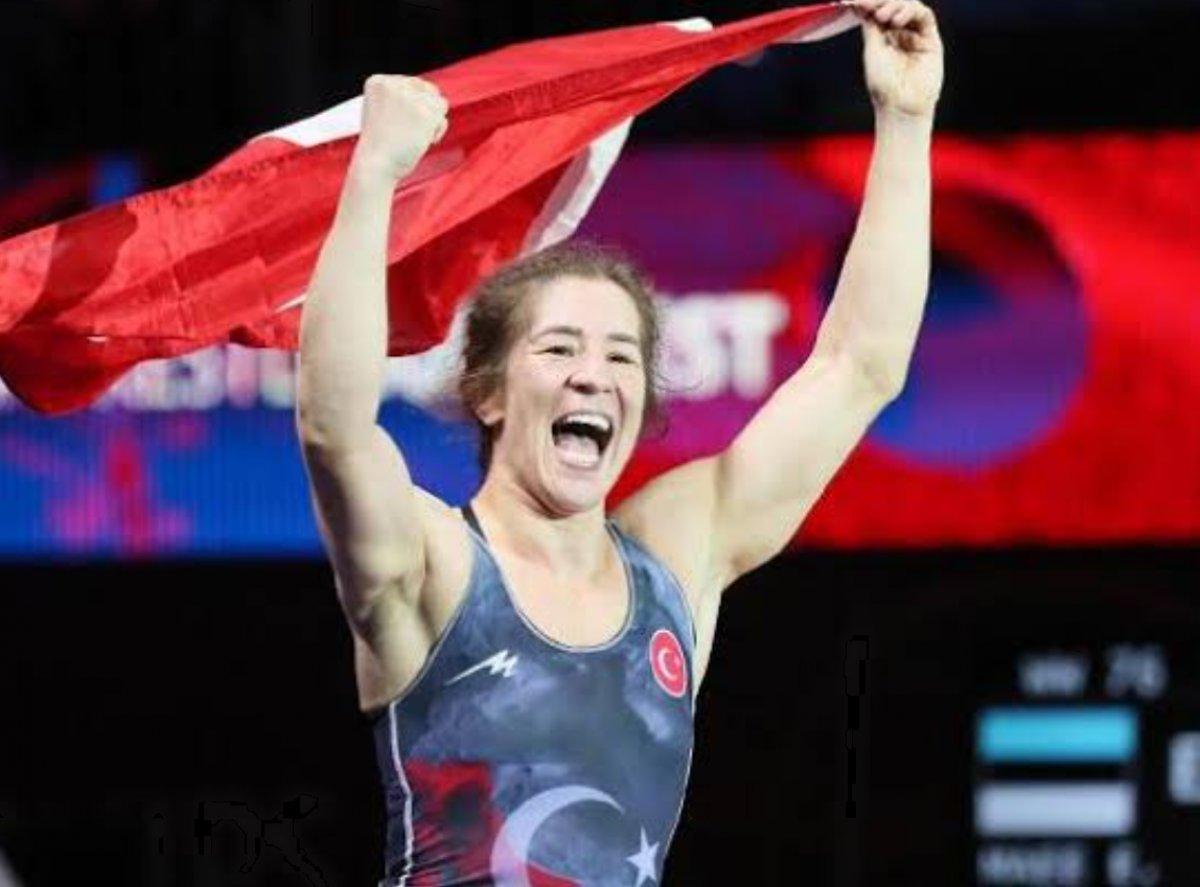 Yasemin Adar Yiğit'ten altın madalya