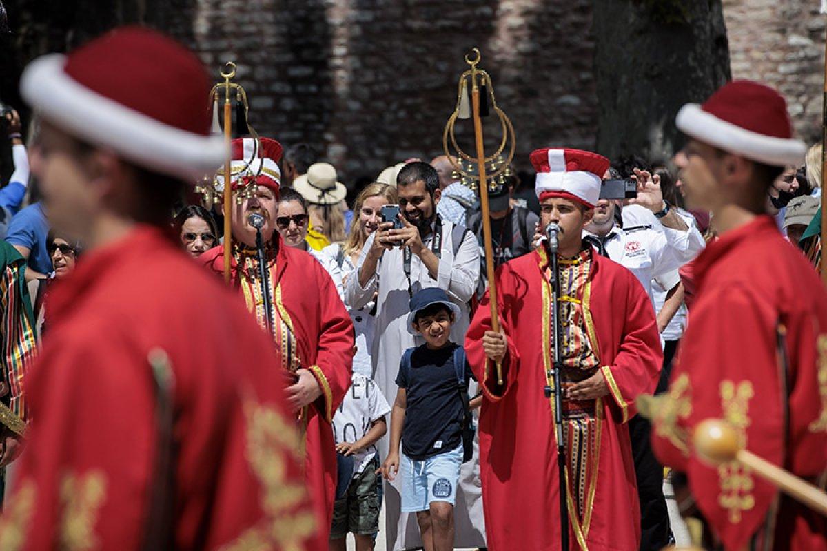 Mehteran Birliği Topkapı Sarayı'nda konser verdi