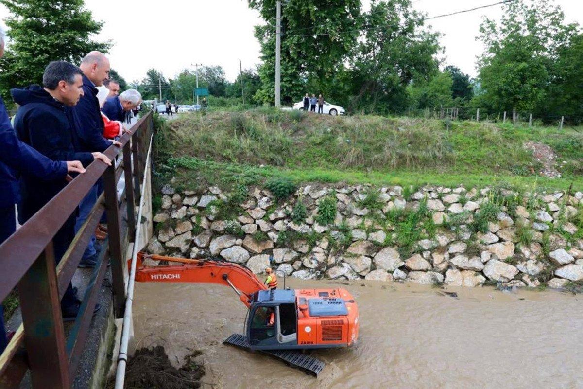Süleyman Soylu, Düzce'deki sel bölgesine gitti