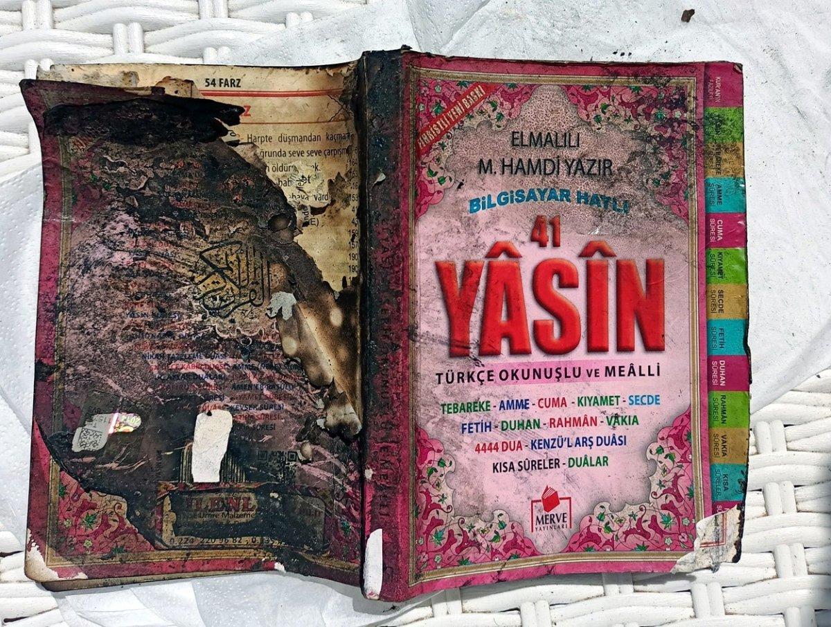 Bursa'da Yasin-i Şerif, küle dönen araçtan sağlam çıktı