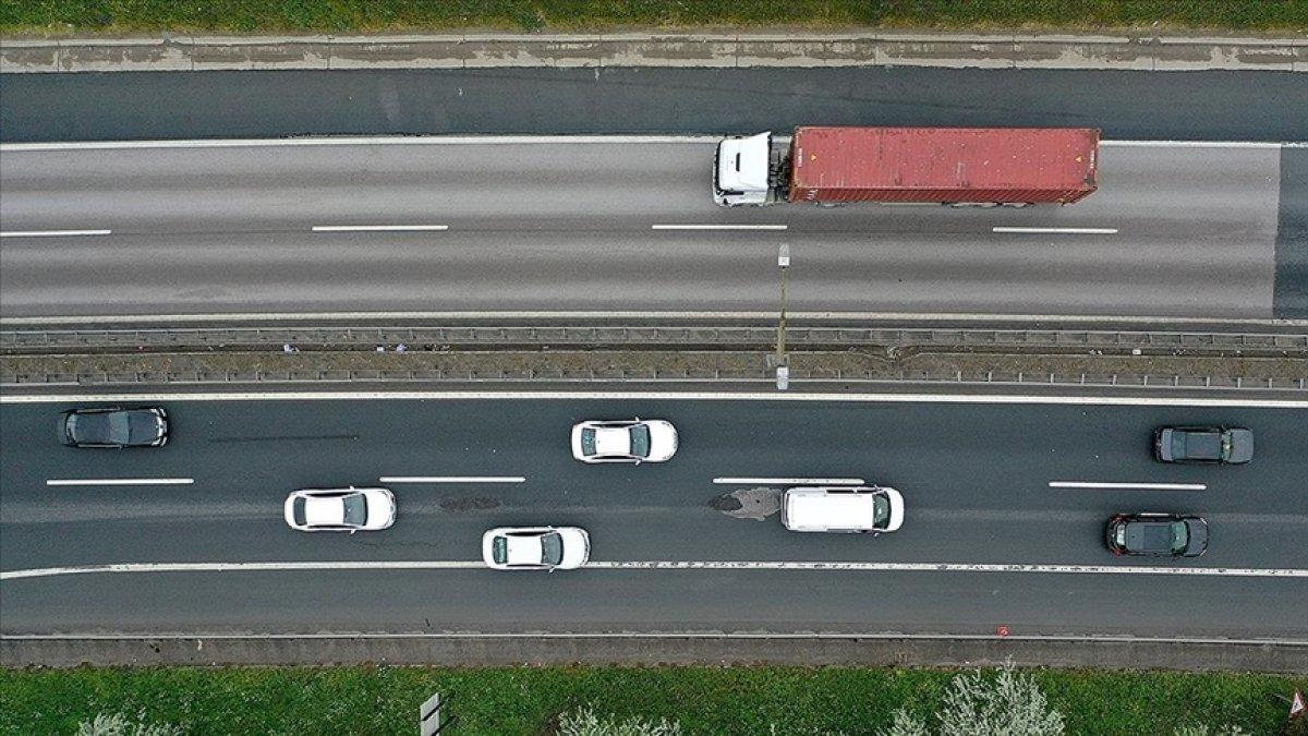 Otoyollarda otomobiller için yeni hız sınırı uygulaması yarın başlıyor