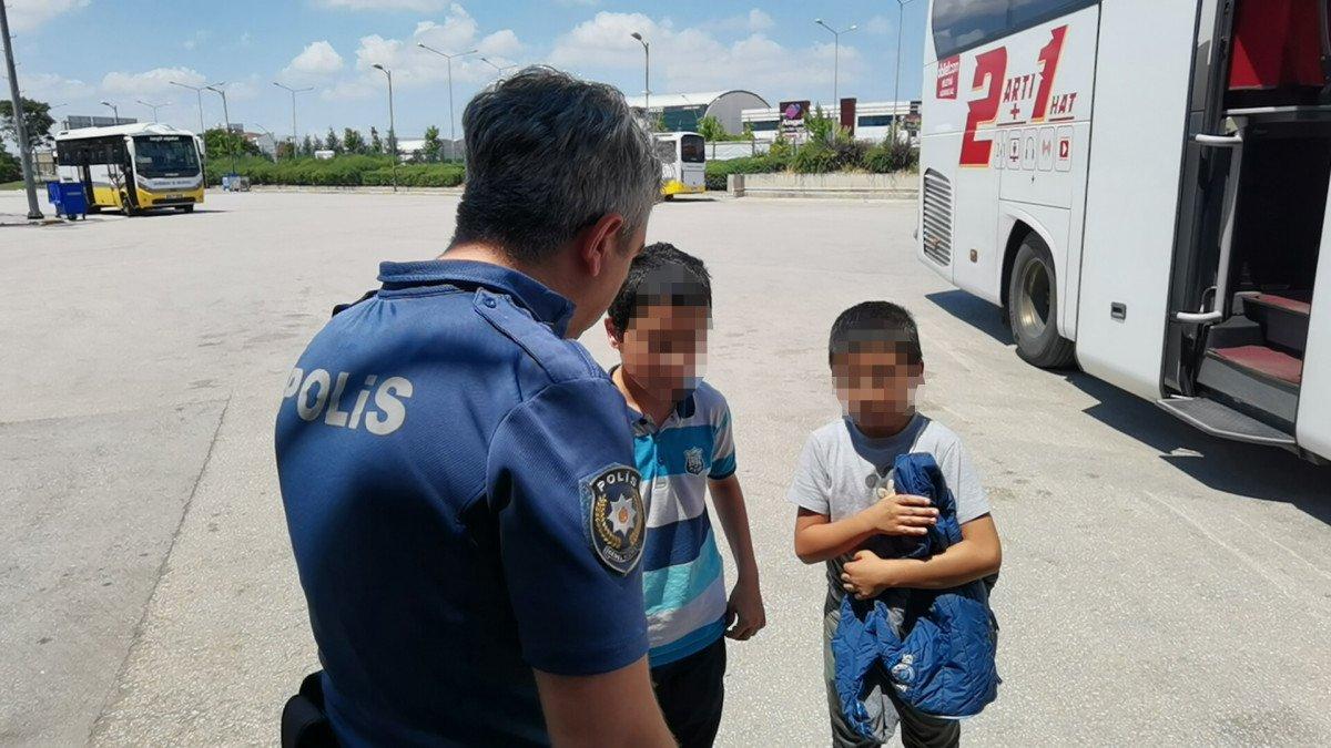 Bursa’da üvey babadan kaçan 2 kardeş, otobüste saklanırken fark edildi