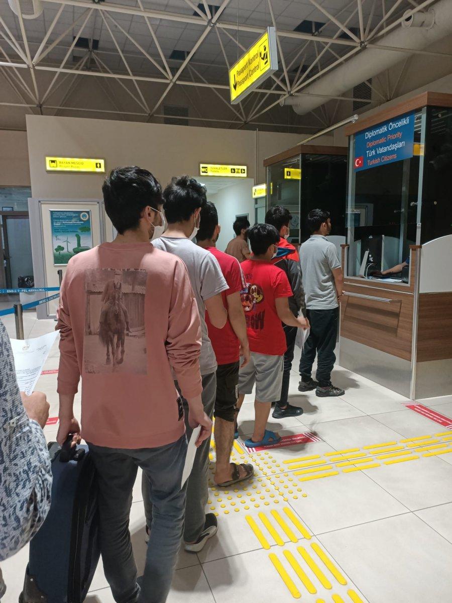 Kocaeli Valiliği: 272 göçmen sınır dışı edildi