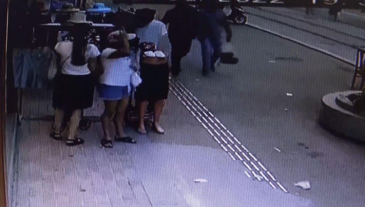 Antalya'da 1 dakika hırsızlık: Arkamızı dönmeye gelmiyor