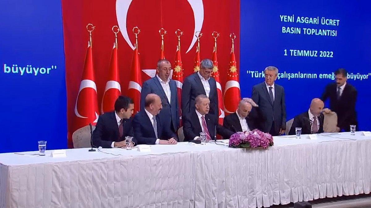 Cumhurbaşkanı Erdoğan'dan Ergün Atalay'a: Senin başında da saç kalmadı ya