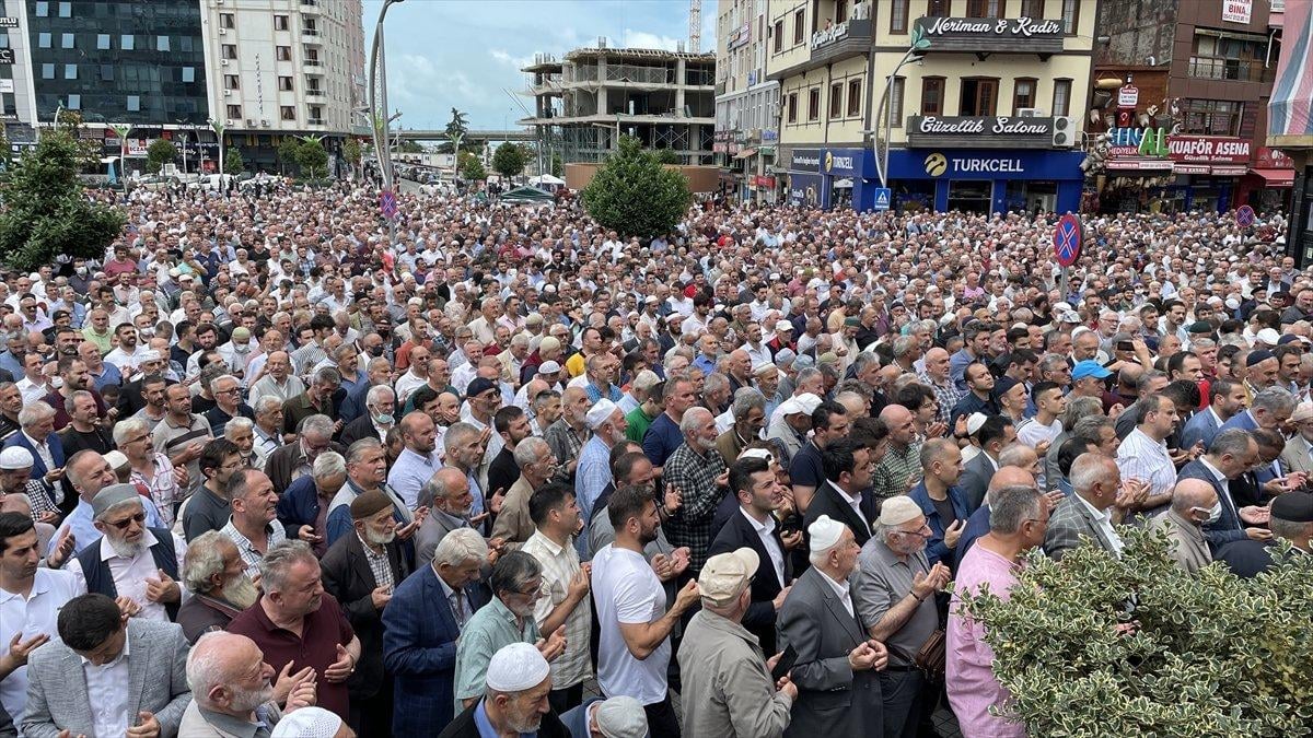 Necati Hoca toprağa verildi