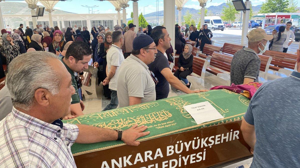 Ankara’da boşanma davası açtığı eşinin öldürdüğü kadın, toprağa verildi