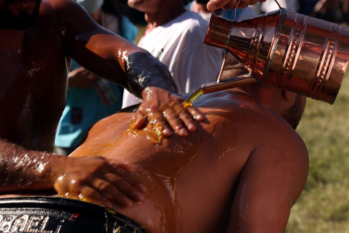 Kırkpınar'da favori başpehlivanlar elendi