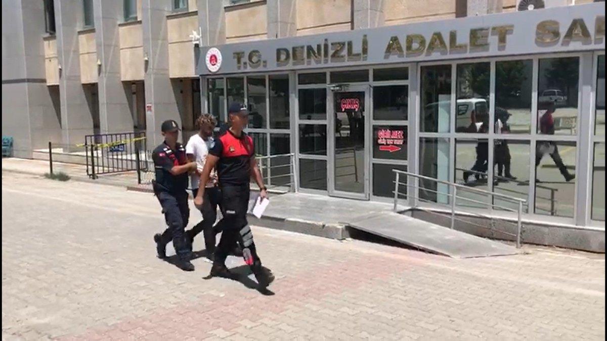 Denizli'de dükkan soyan hırsızlar, çaldıkları elbiselerle yüzlerini gizledi