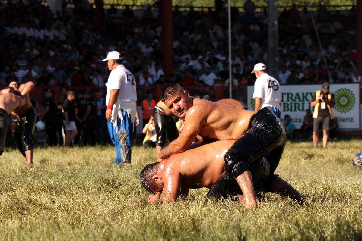 Kırkpınar'da favori başpehlivanlar elendi
