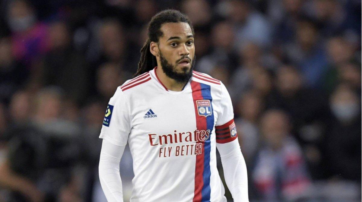 Galatasaray, Denayer'in menajeriyle görüştü