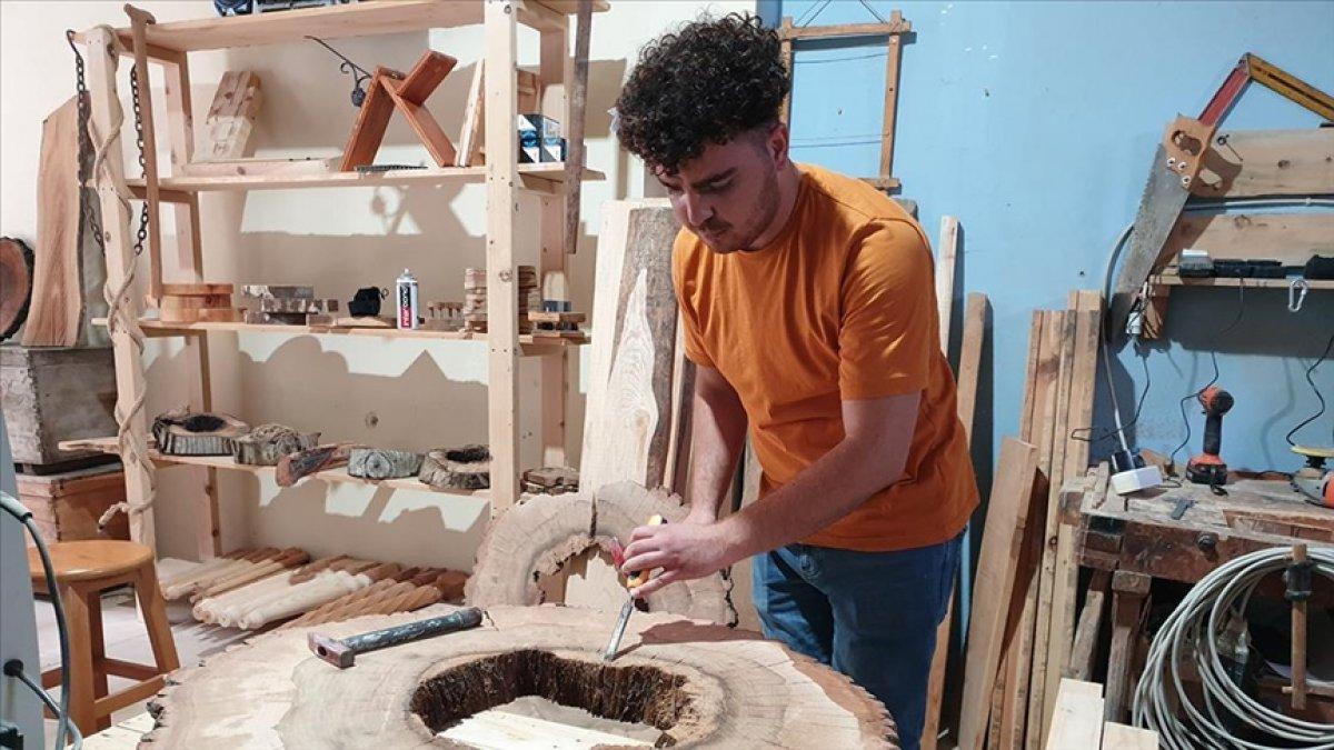 Osmaniye'de cezaevindeyken öğrendiği ahşap işlemeciliğini mesleği yaptı