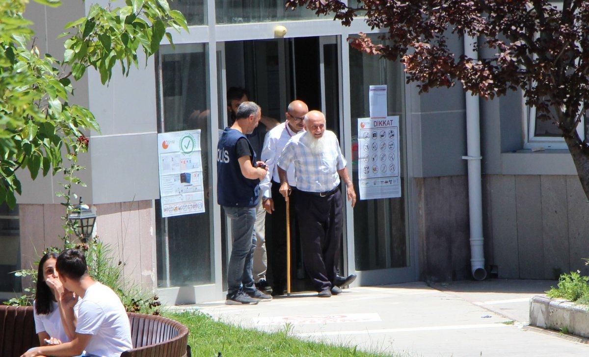 Amasya'da 80 yaşında DGS sınavına girdi