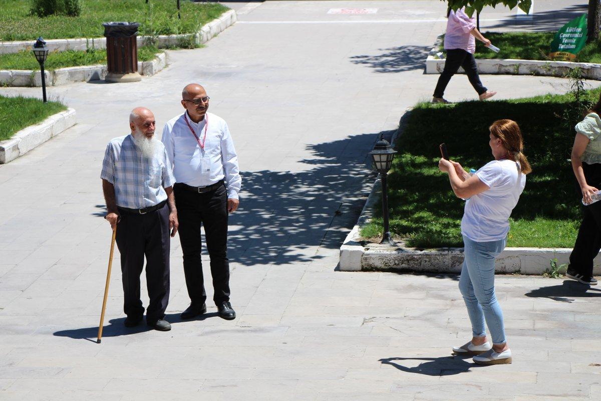 Amasya'da 80 yaşında DGS sınavına girdi