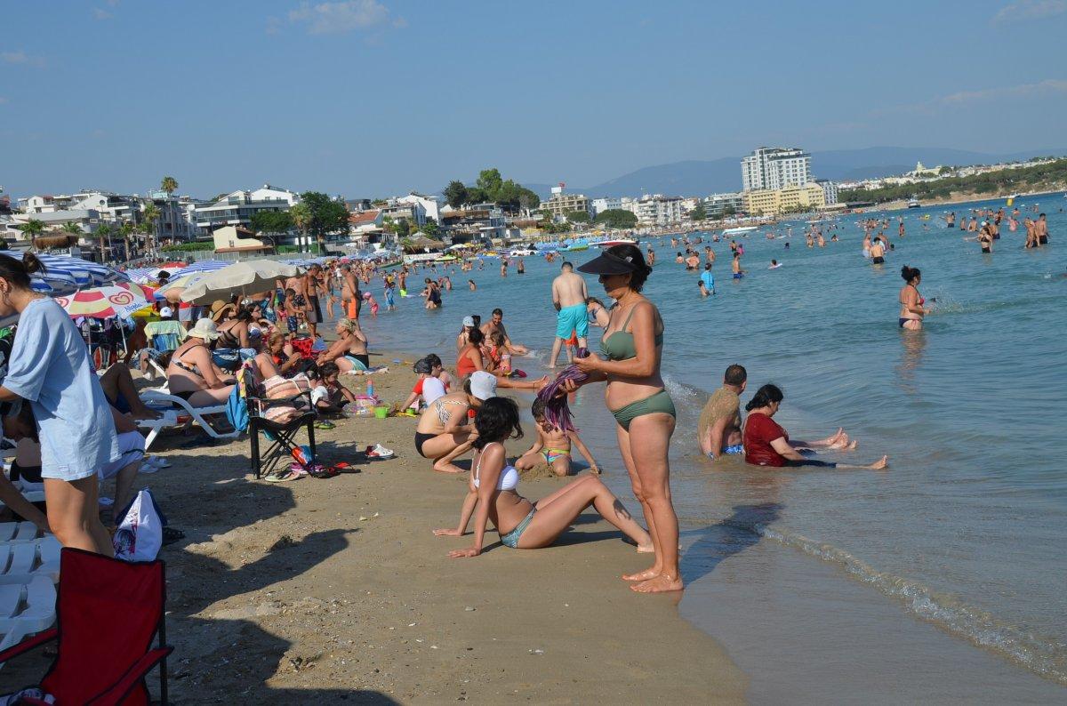 Aydın'daki Altınkum Plajı doldu taştı