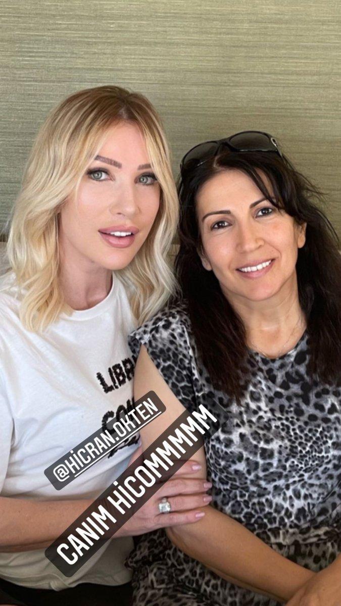 Seda Sayan, kayınvalidesiyle poz verdi