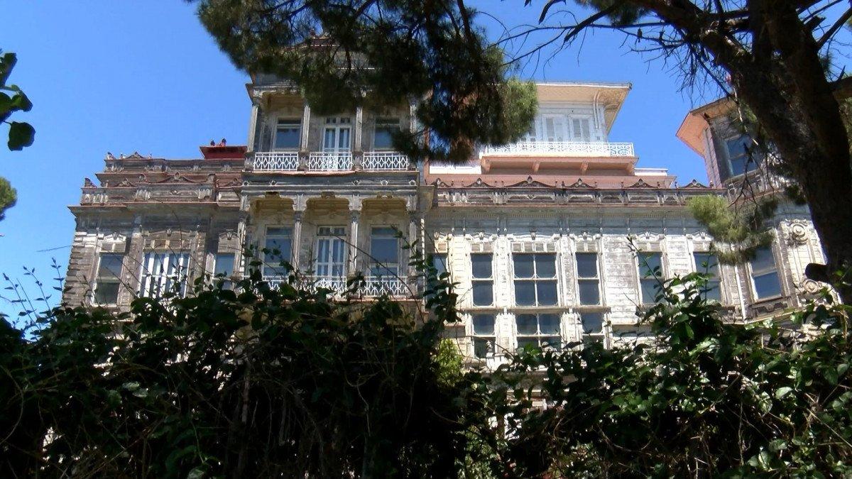 Kadıköy'deki Perili Köşk 449 milyon liradan satışa çıkıyor