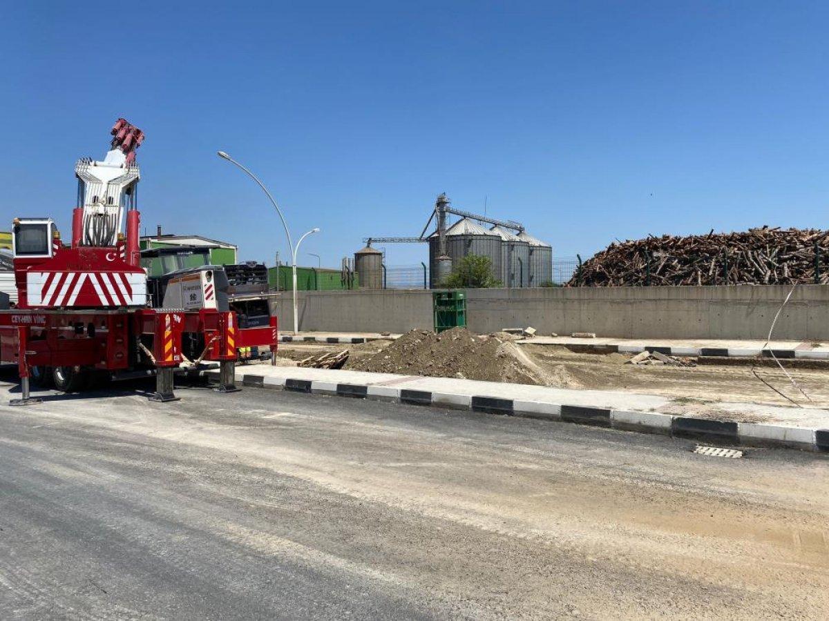 Manisa OSB'de doğalgaz patlaması: 2 işçi son anda kurtuldu